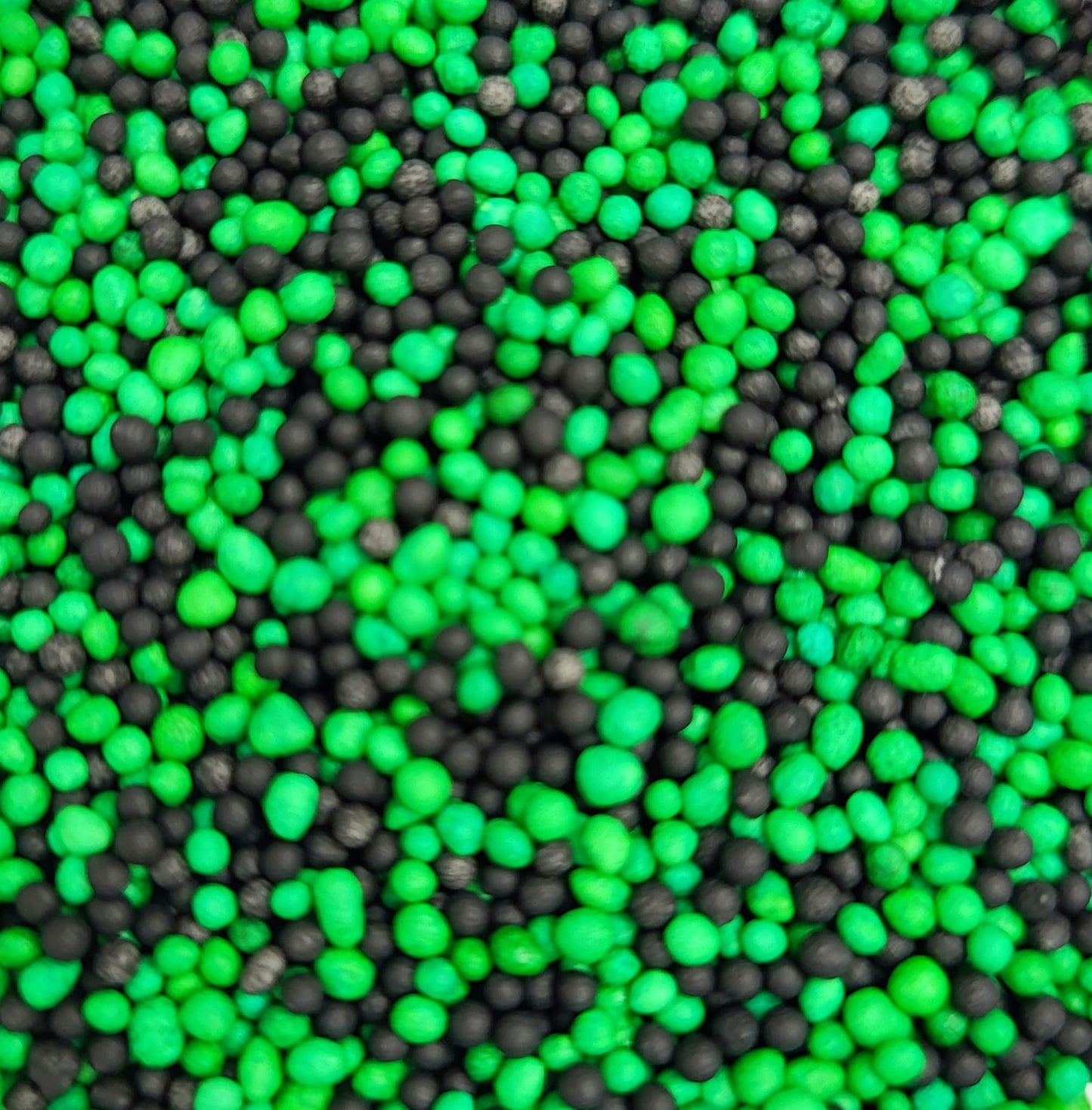 Green & Black Halloween sprinkles - nonpariels (80g)